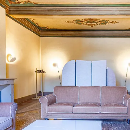 Apartment Casa Hygiea In Canton De' Fiori
